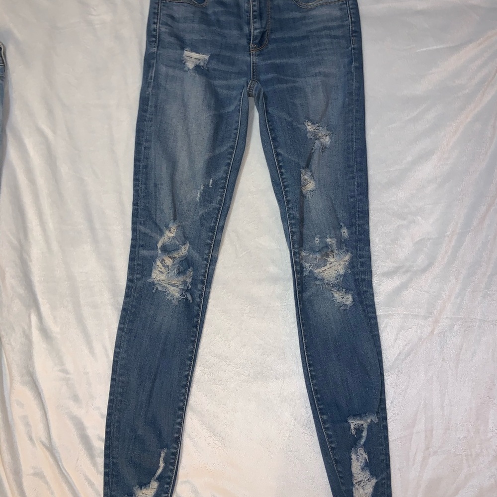 American Eagle Women’s 0 High Waisted Ripped Jeans